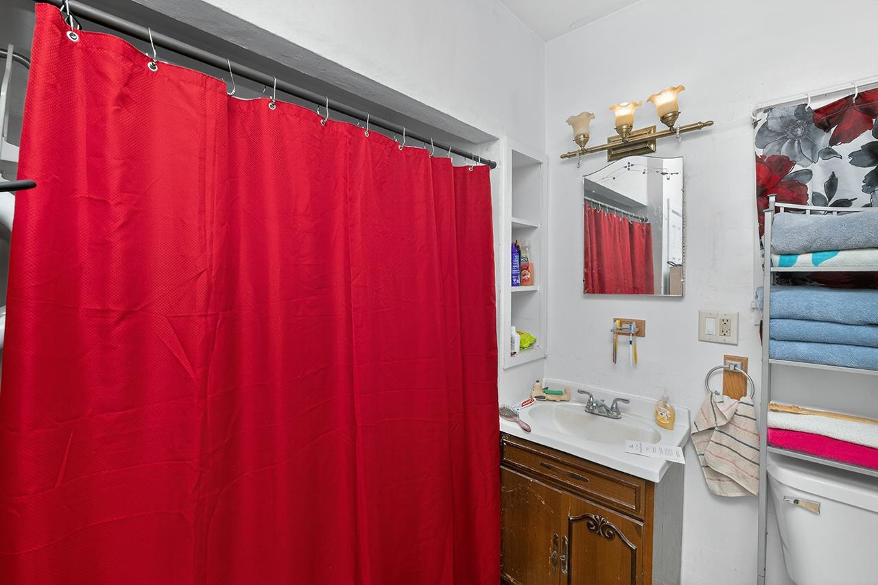 709 Emerson Street Goshen IN 46526