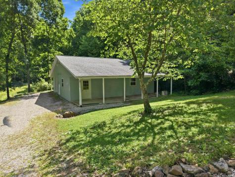 10804 E State Road 58 Bloomfield IN 47424