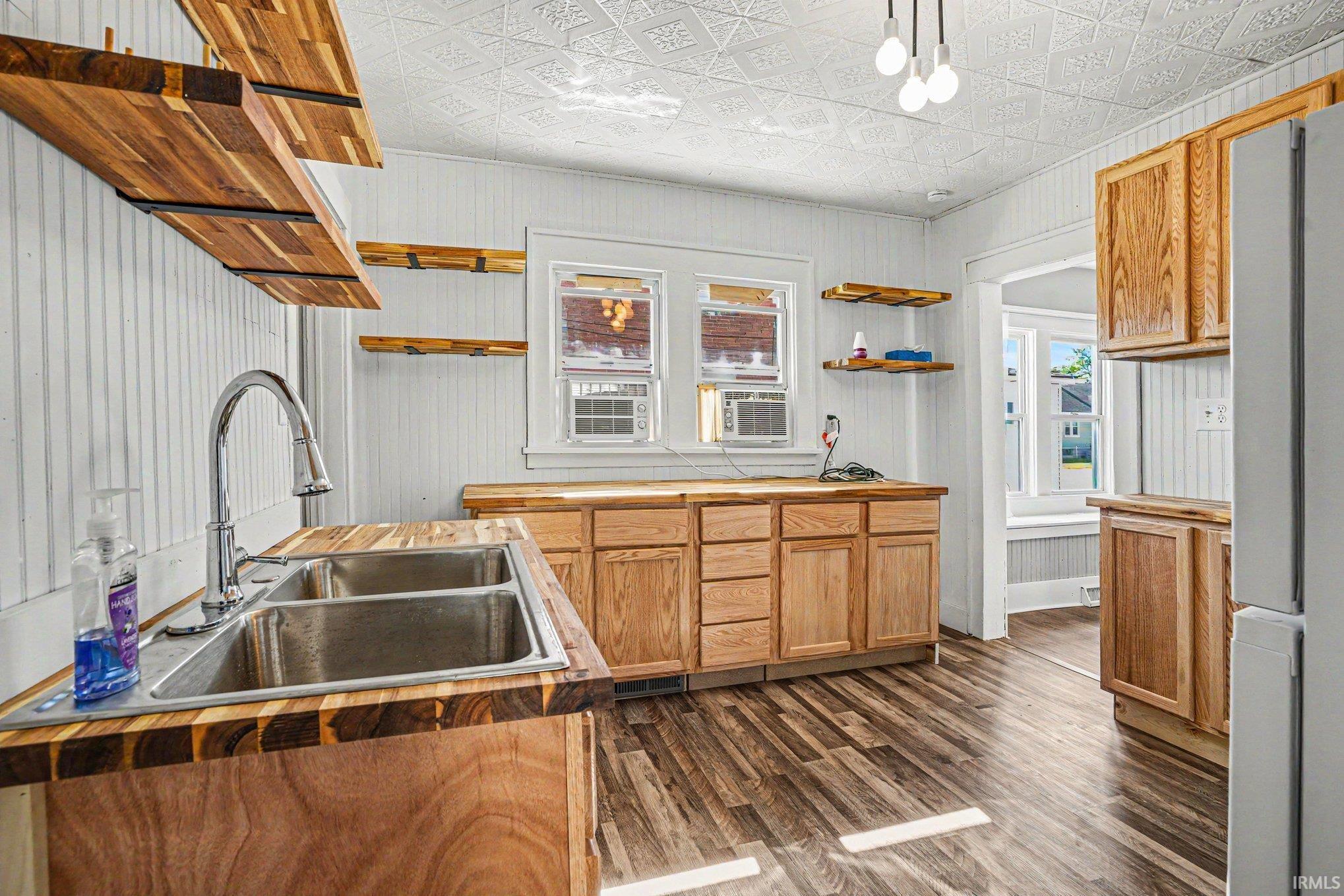 606 W 6th Street Mishawaka IN 46544