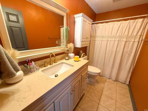 2250 E 600 S Jonesboro IN 46938