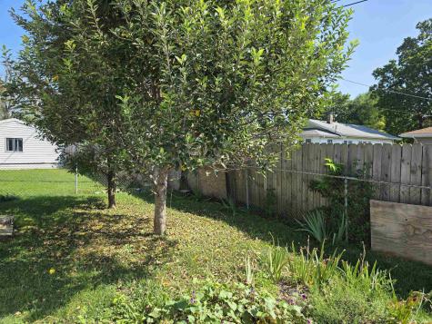 1602 S Luick Avenue Muncie IN 47302