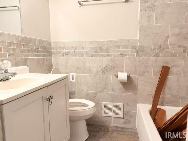 1002 Amhurst Avenue South Bend IN 46614