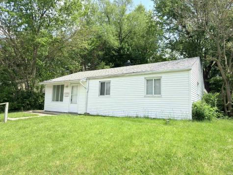 1002 Amhurst Avenue South Bend IN 46614