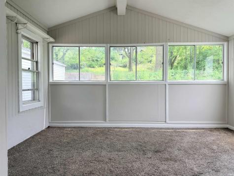 1002 Amhurst Avenue South Bend IN 46614