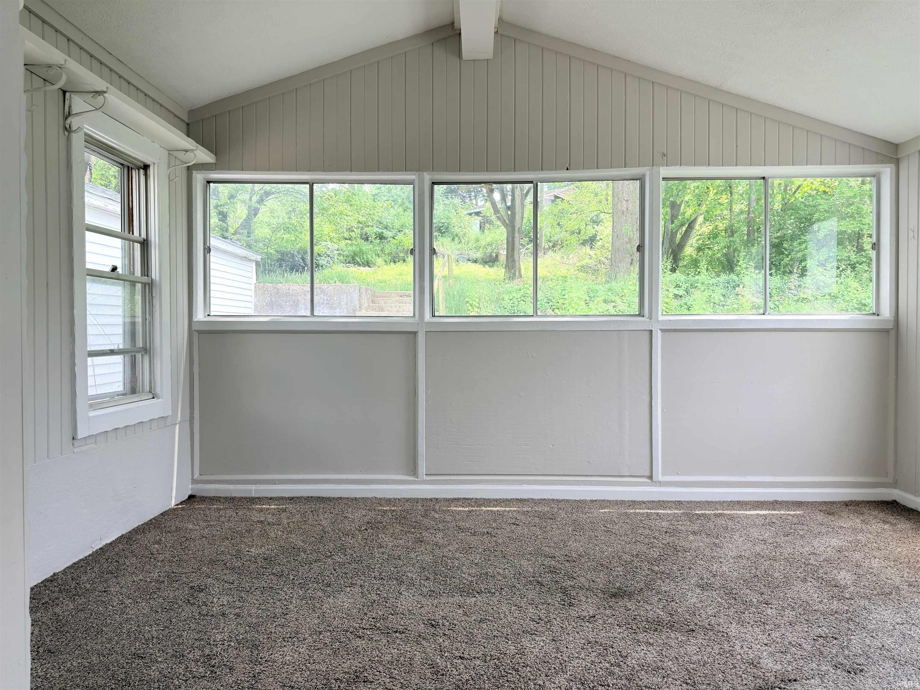 1002 Amhurst Avenue South Bend IN 46614