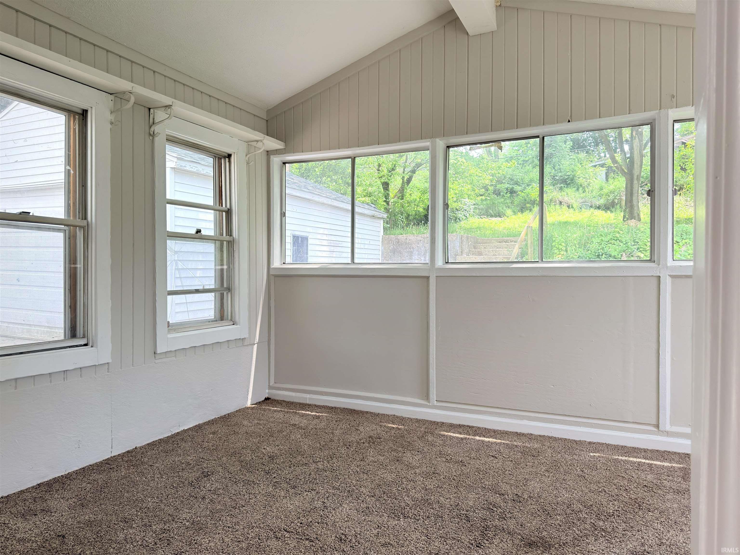 1002 Amhurst Avenue South Bend IN 46614