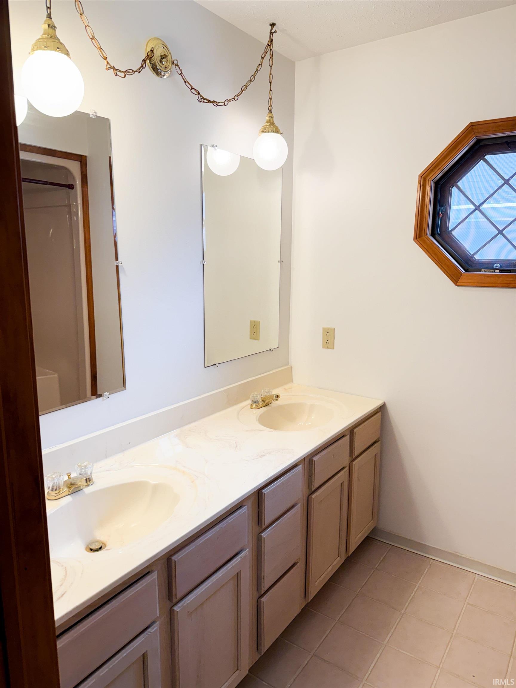 1622 Bessmore Park Road Rochester IN 46975