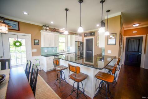 5753 N Golf Course Road Bicknell IN 47512