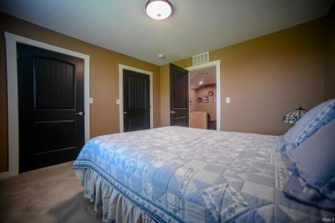 5753 N Golf Course Road Bicknell IN 47512