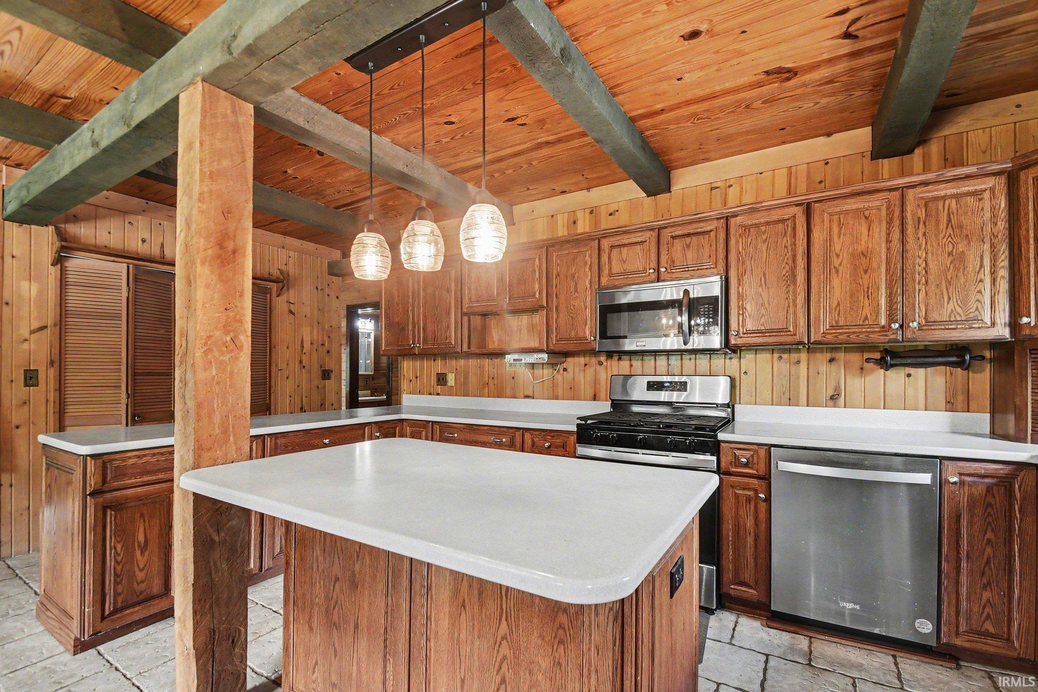 14727 County Road 108 Middlebury IN 46540