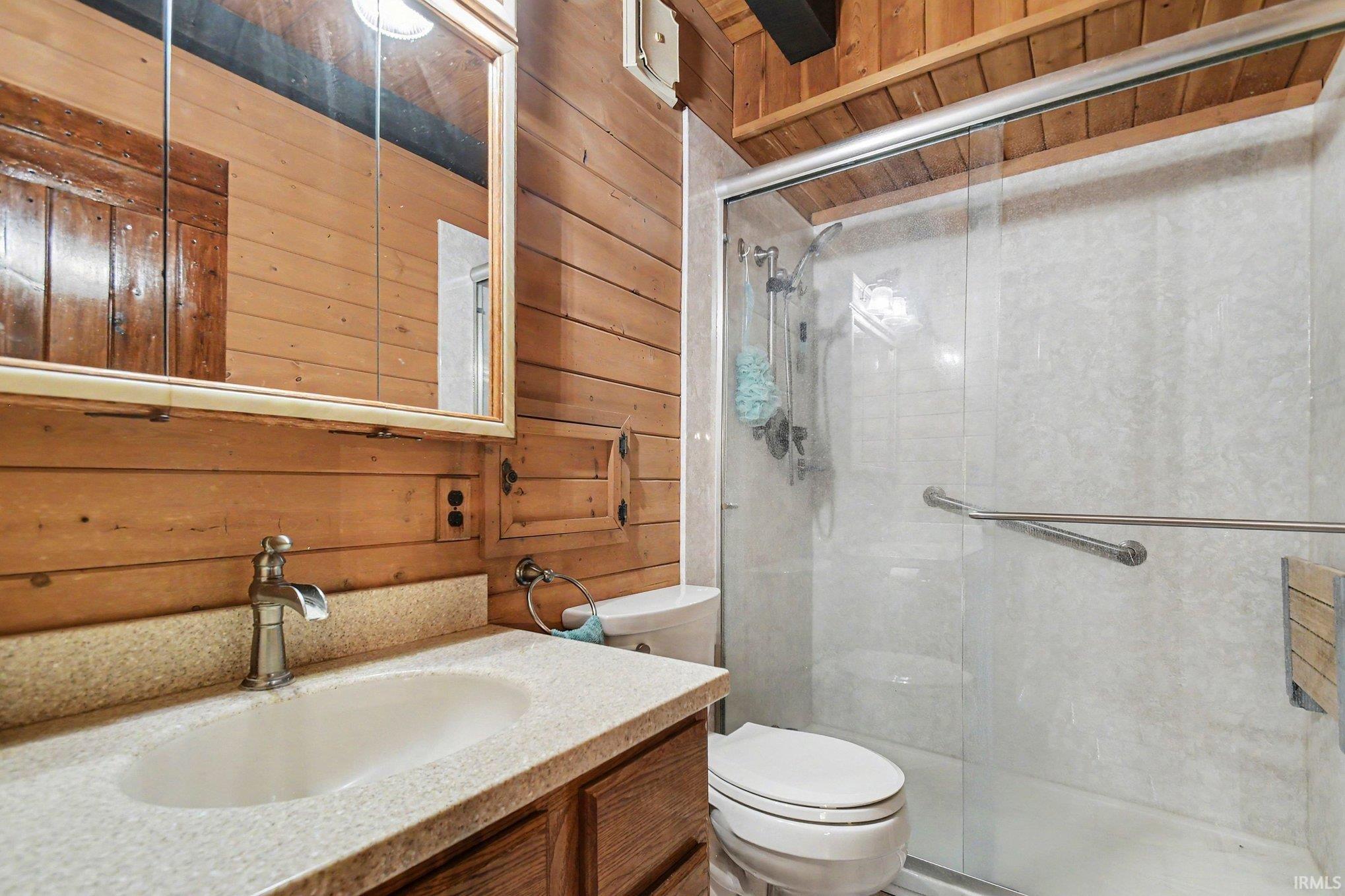 14727 County Road 108 Middlebury IN 46540