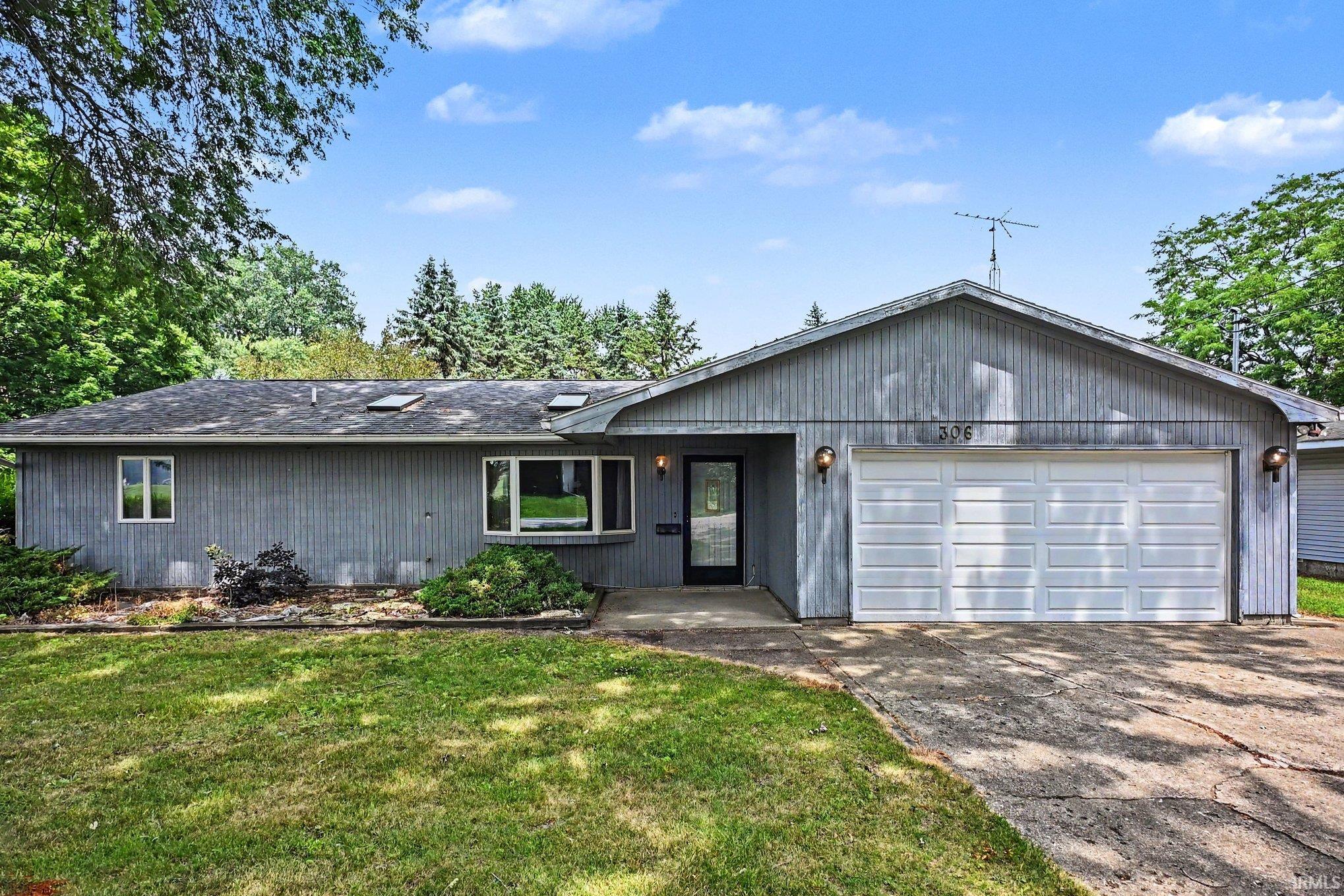 306 E Tulip Tree Drive Warsaw IN 46580
