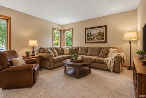 10002 Crown Point Drive Fort Wayne IN 46804
