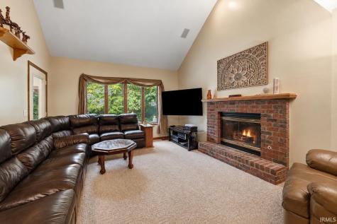 10002 Crown Point Drive Fort Wayne IN 46804