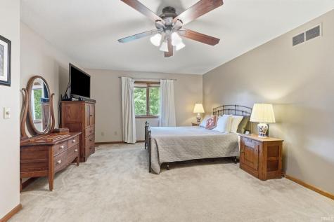 10002 Crown Point Drive Fort Wayne IN 46804