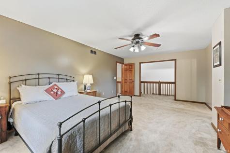 10002 Crown Point Drive Fort Wayne IN 46804