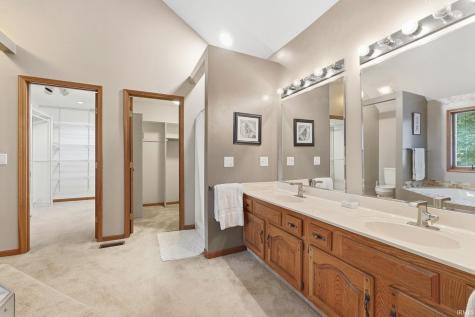 10002 Crown Point Drive Fort Wayne IN 46804