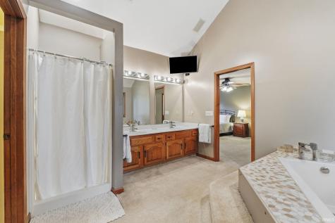 10002 Crown Point Drive Fort Wayne IN 46804