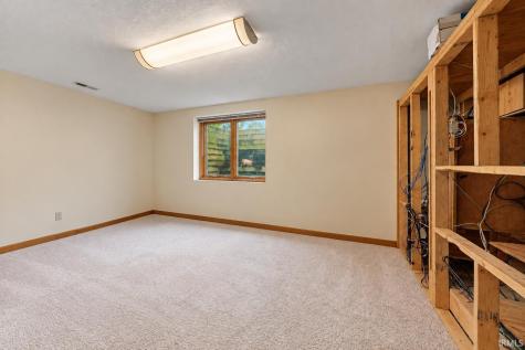 10002 Crown Point Drive Fort Wayne IN 46804