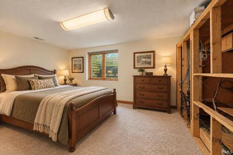 10002 Crown Point Drive Fort Wayne IN 46804