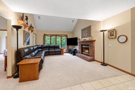 10002 Crown Point Drive Fort Wayne IN 46804