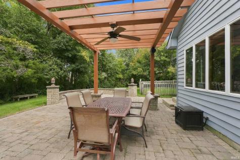 10002 Crown Point Drive Fort Wayne IN 46804