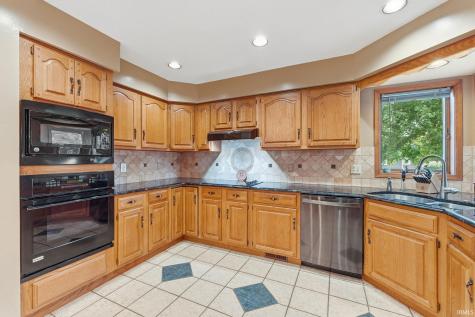 10002 Crown Point Drive Fort Wayne IN 46804