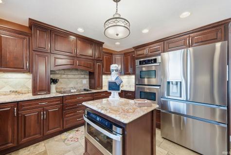 6325 Rock Bluff Court Fort Wayne IN 46819