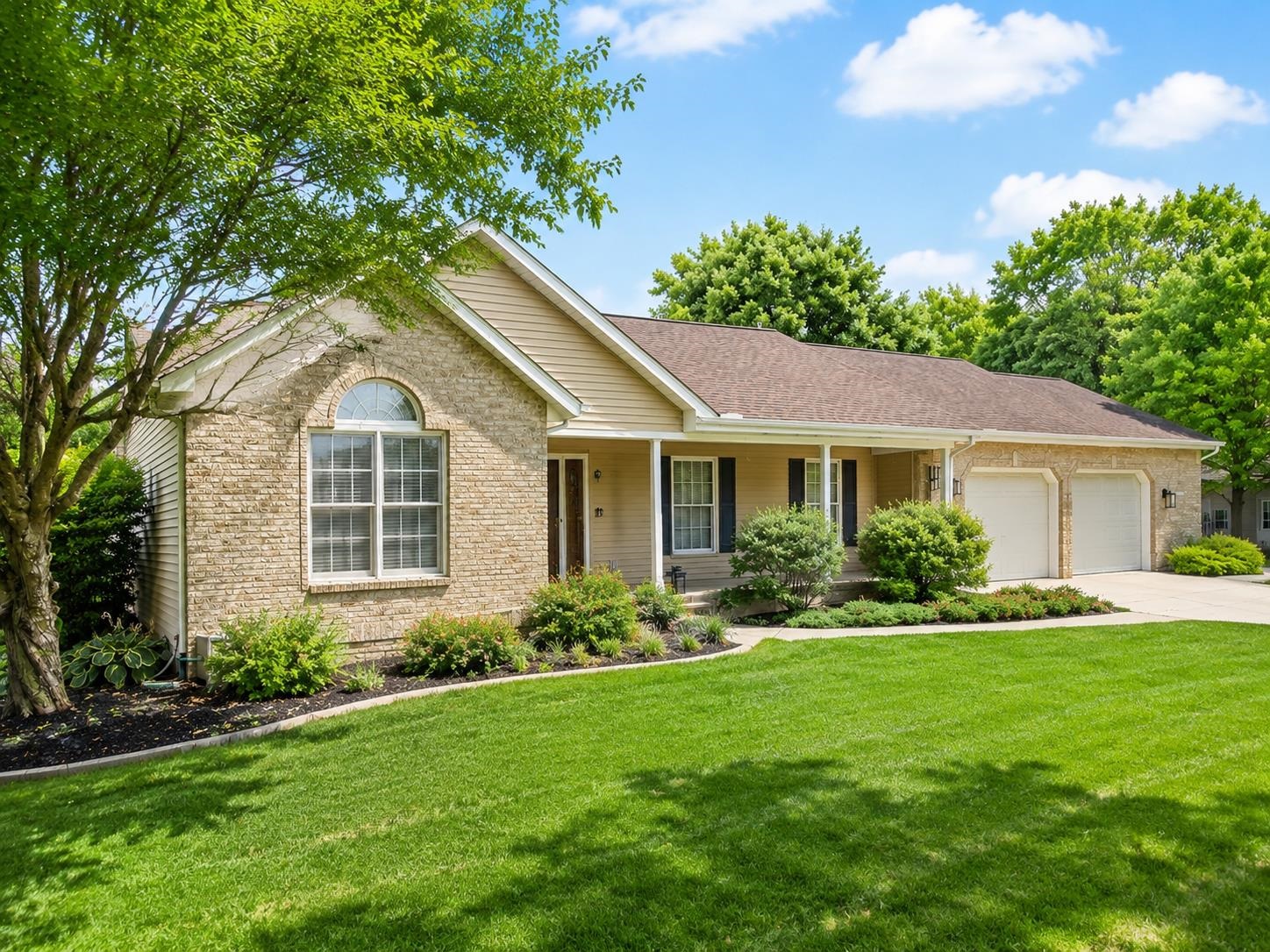 105 S Hunters Ridge Drive Warsaw IN 46582