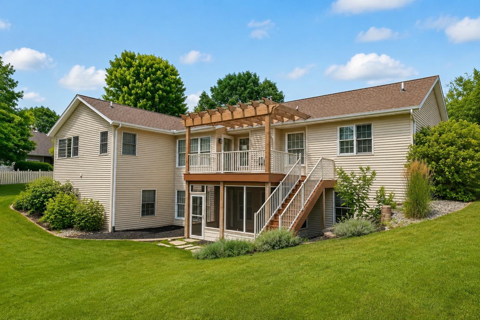 105 S Hunters Ridge Drive Warsaw IN 46582
