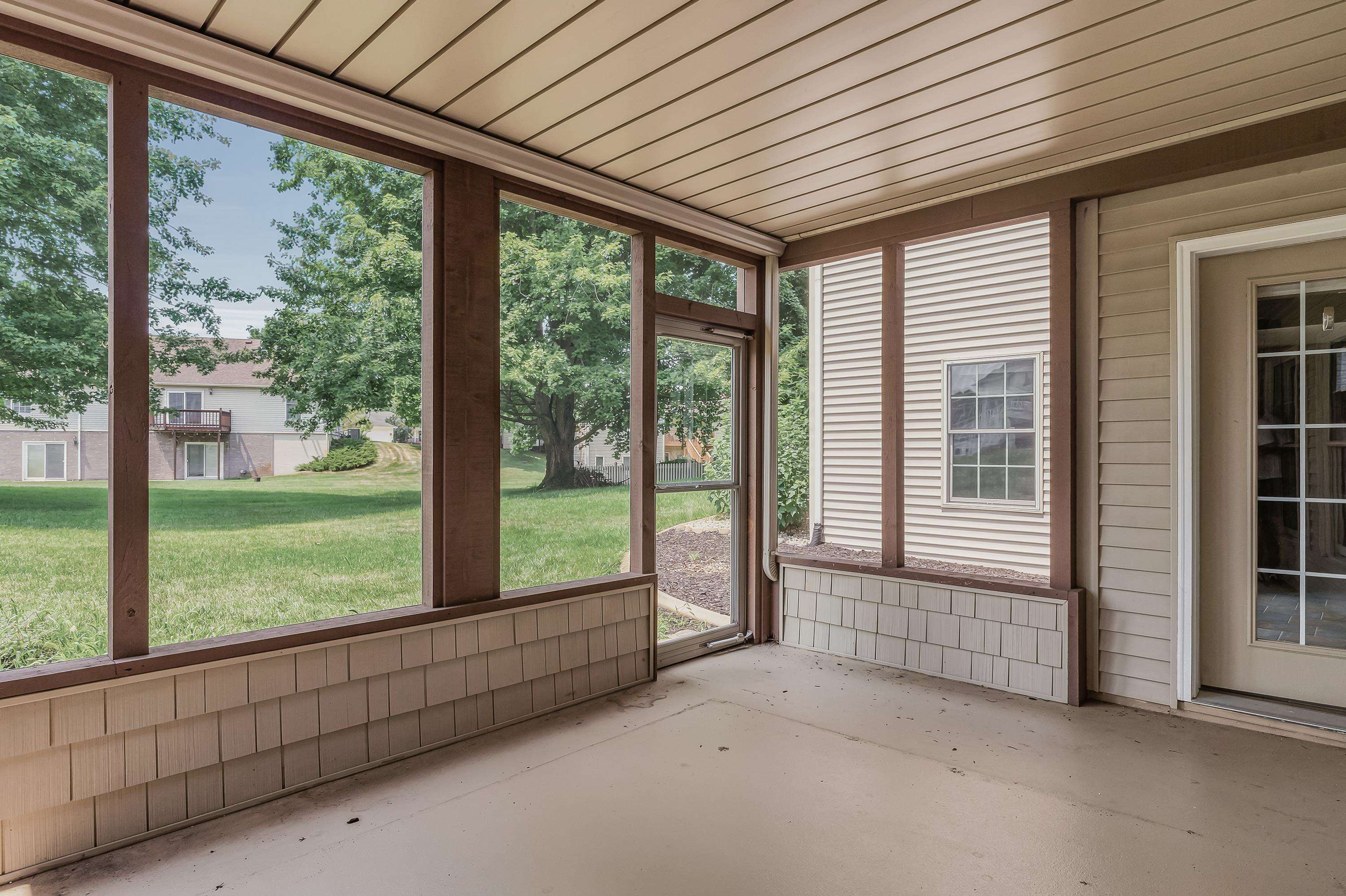 105 S Hunters Ridge Drive Warsaw IN 46582
