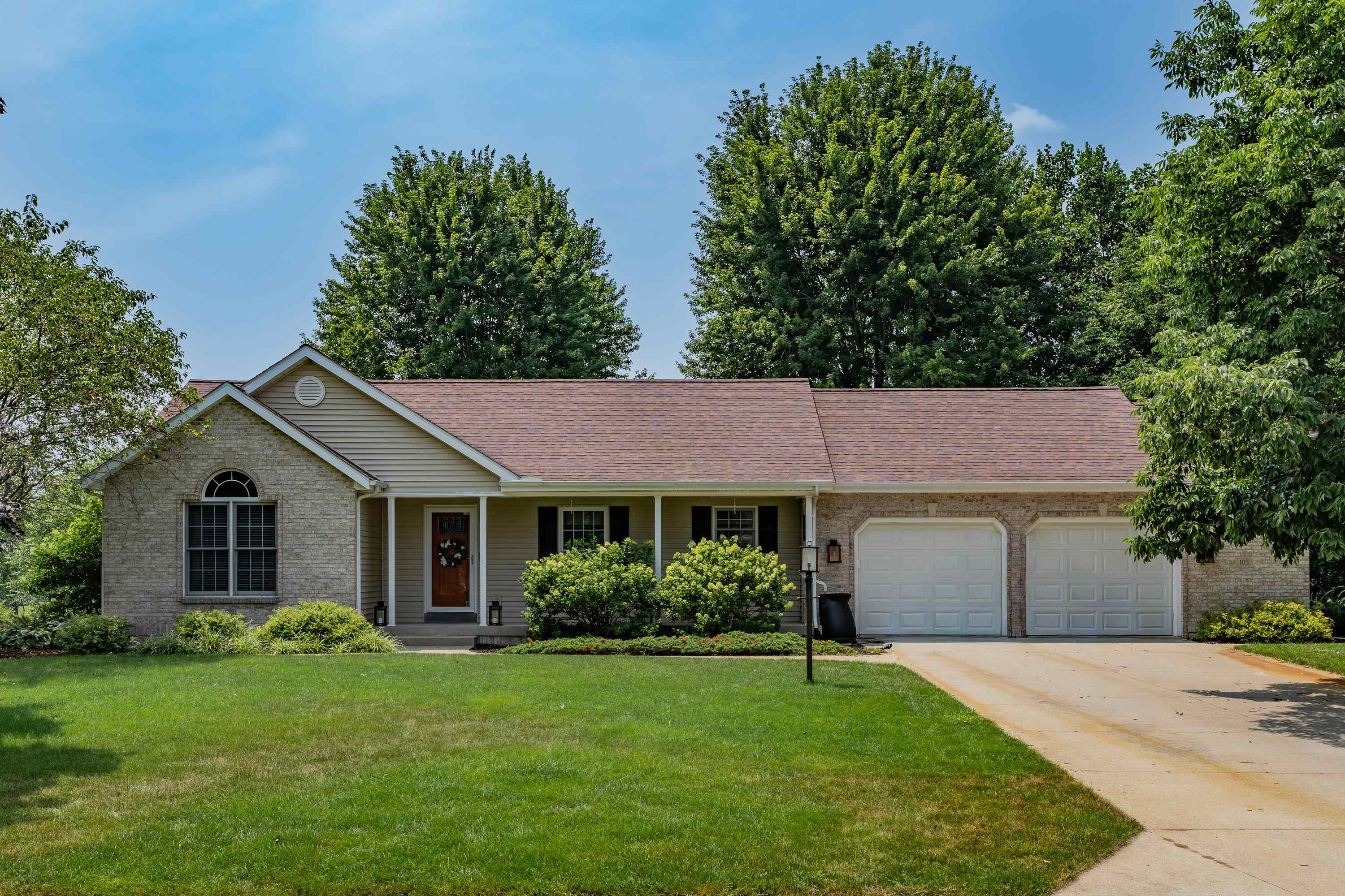 105 S Hunters Ridge Drive Warsaw IN 46582