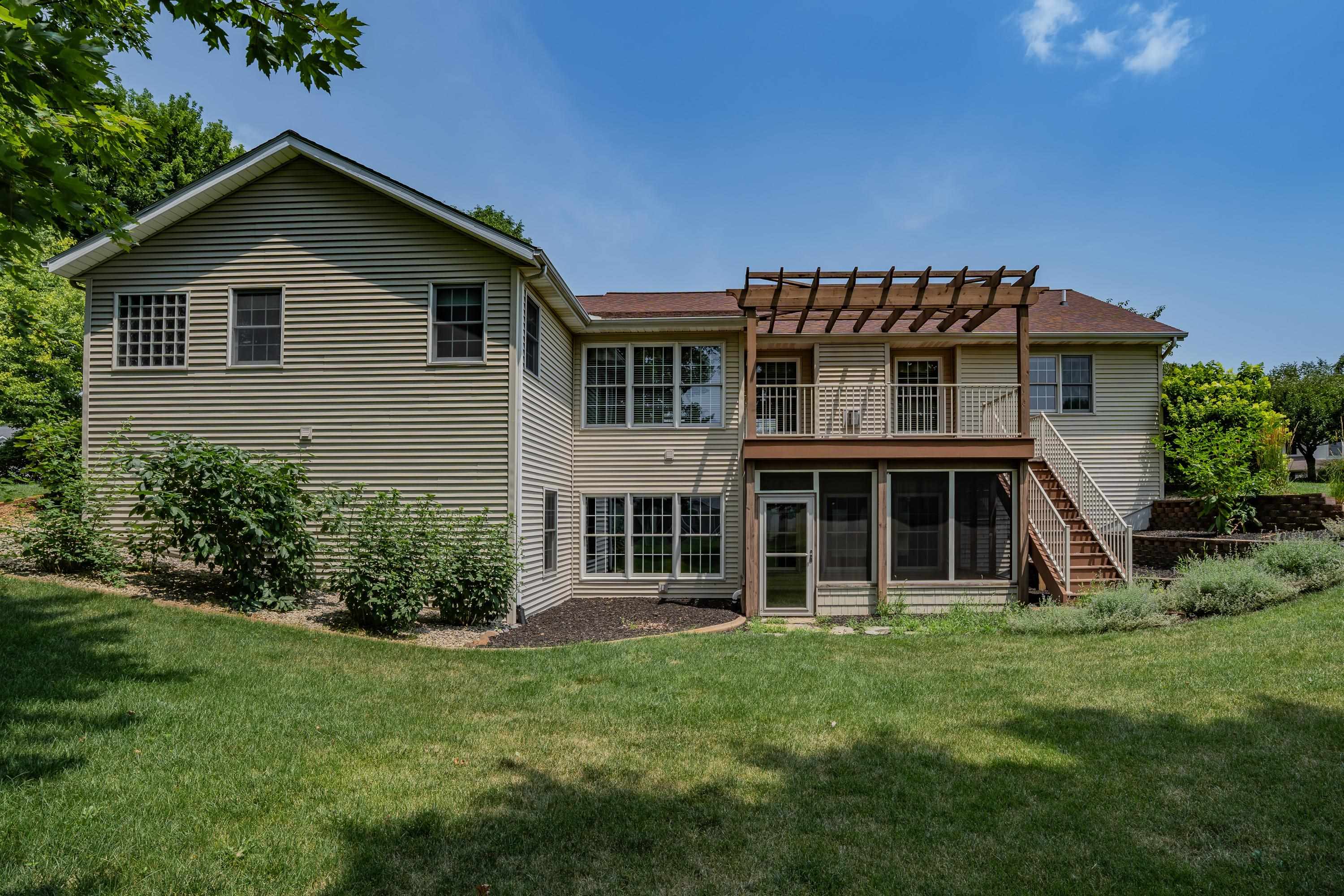 105 S Hunters Ridge Drive Warsaw IN 46582