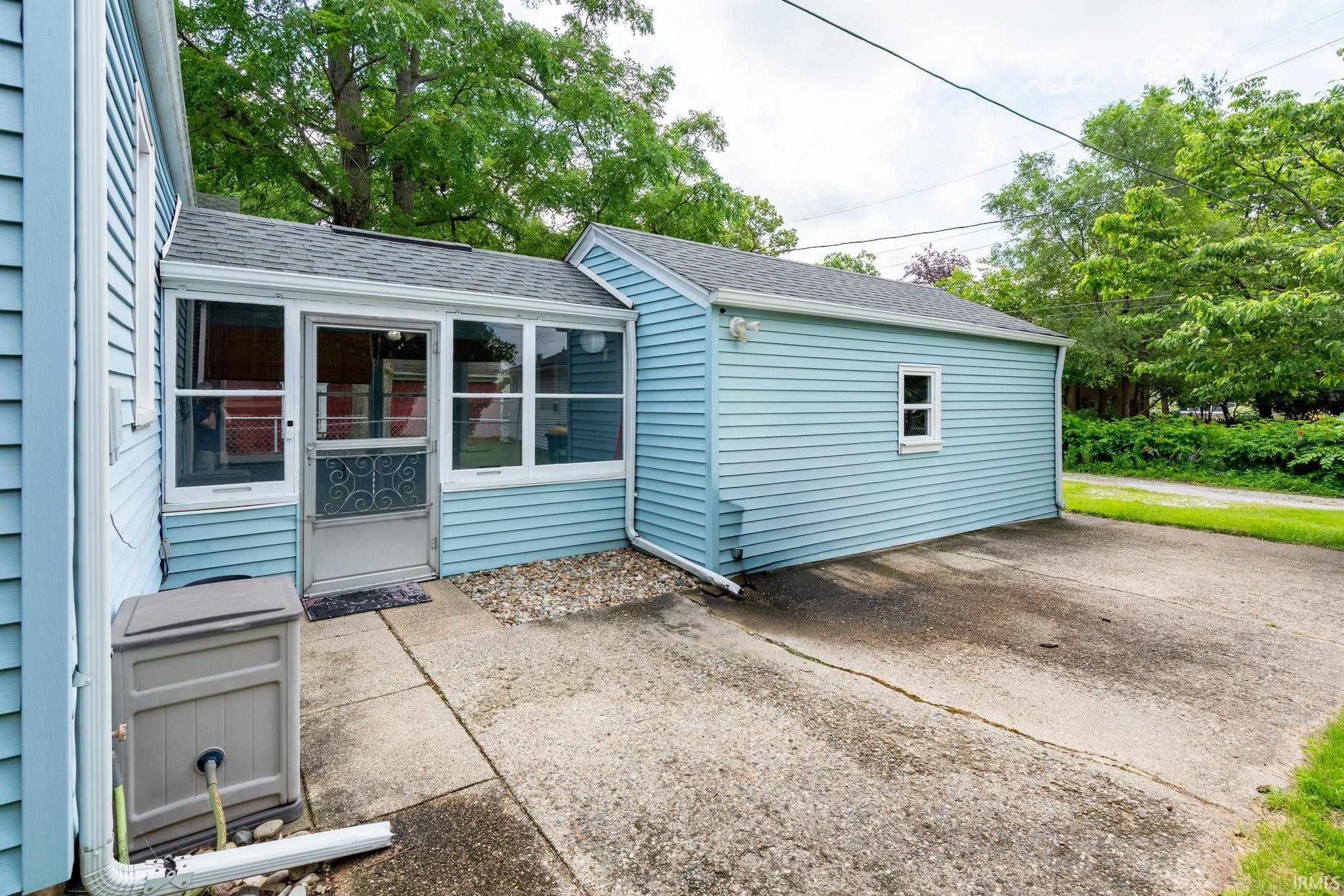 823 W Grove Street Mishawaka IN 46545