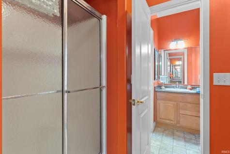 5813 Wayne Trace Fort Wayne IN 46816