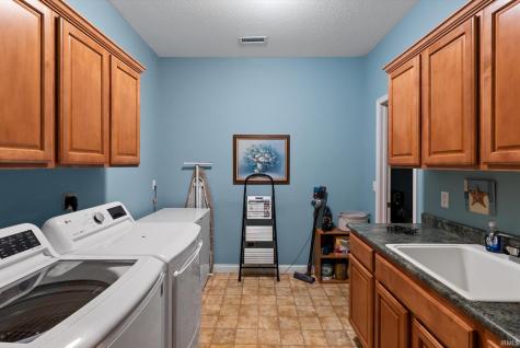 5813 Wayne Trace Fort Wayne IN 46816