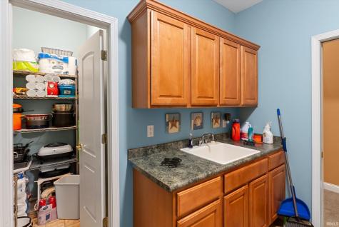 5813 Wayne Trace Fort Wayne IN 46816