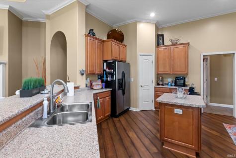 5813 Wayne Trace Fort Wayne IN 46816