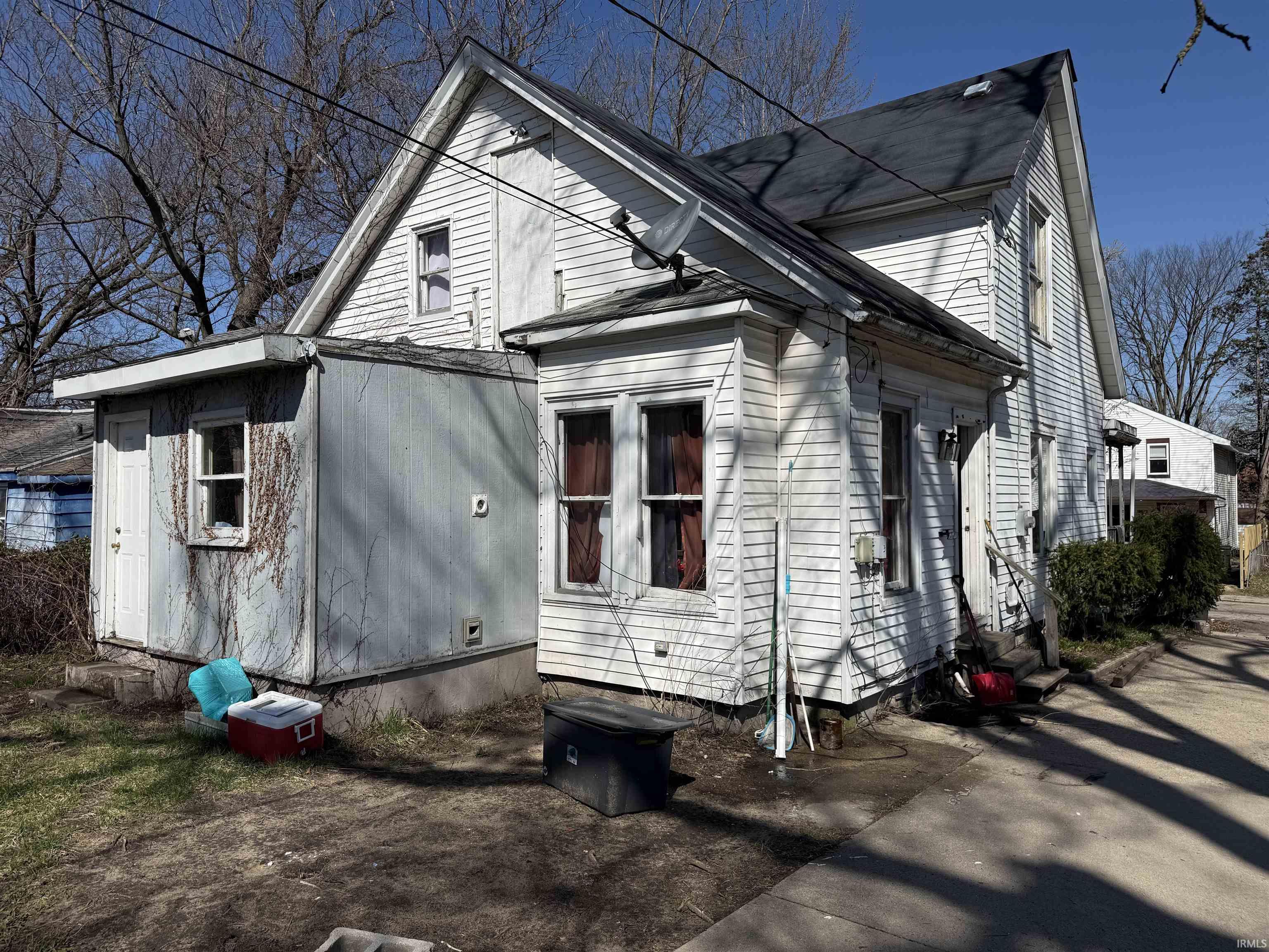 1206 E Indiana Avenue South Bend IN 46613