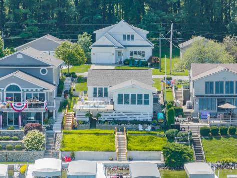 824 South Clear Lake Drive Fremont IN 46737