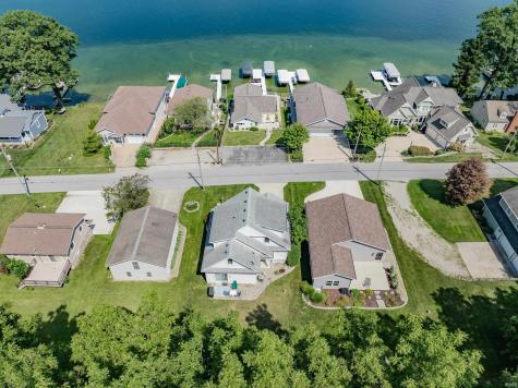 824 South Clear Lake Drive Fremont IN 46737