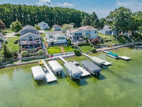 824 South Clear Lake Drive Fremont IN 46737