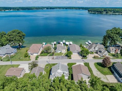 824 South Clear Lake Drive Fremont IN 46737
