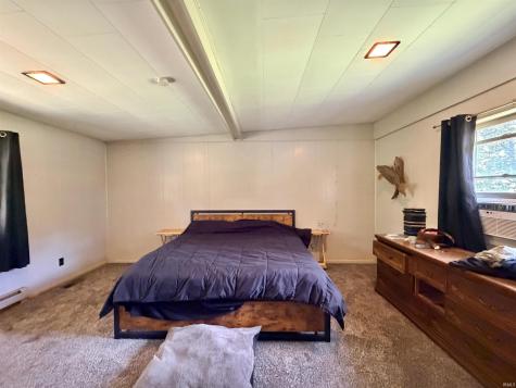 2533 N 1500 W Dugger IN 47848