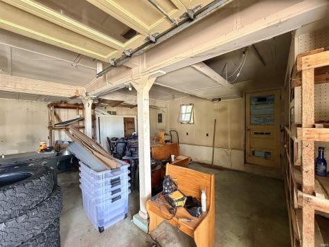 2533 N 1500 W Dugger IN 47848