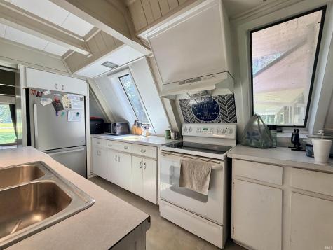 2533 N 1500 W Dugger IN 47848