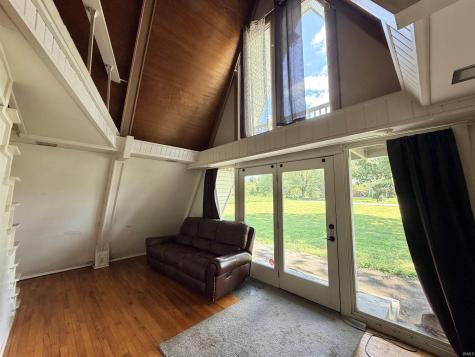 2533 N 1500 W Dugger IN 47848
