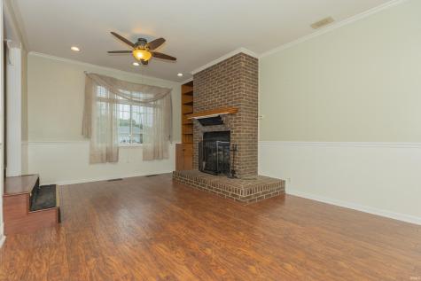 923 Forest Glen Drive Evansville IN 47712