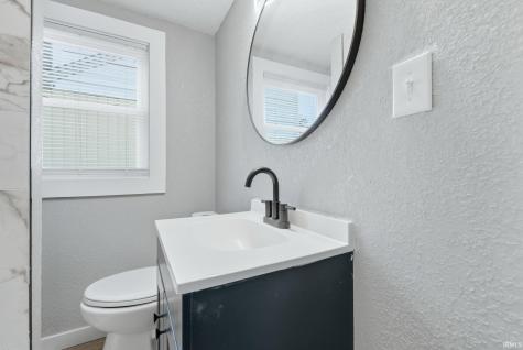 2209 Curdes Avenue Fort Wayne IN 46805