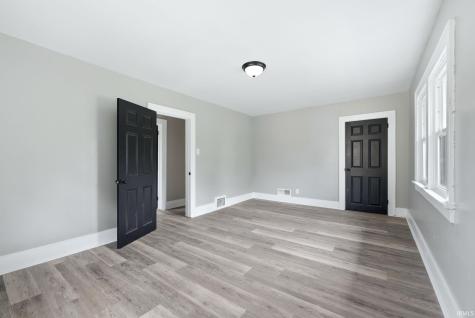 2209 Curdes Avenue Fort Wayne IN 46805